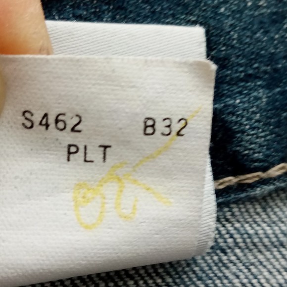 Calvin Klein Women's Faded Blue Wash Denim Pencil Skirt in Size 16 - Picture 9 of 10